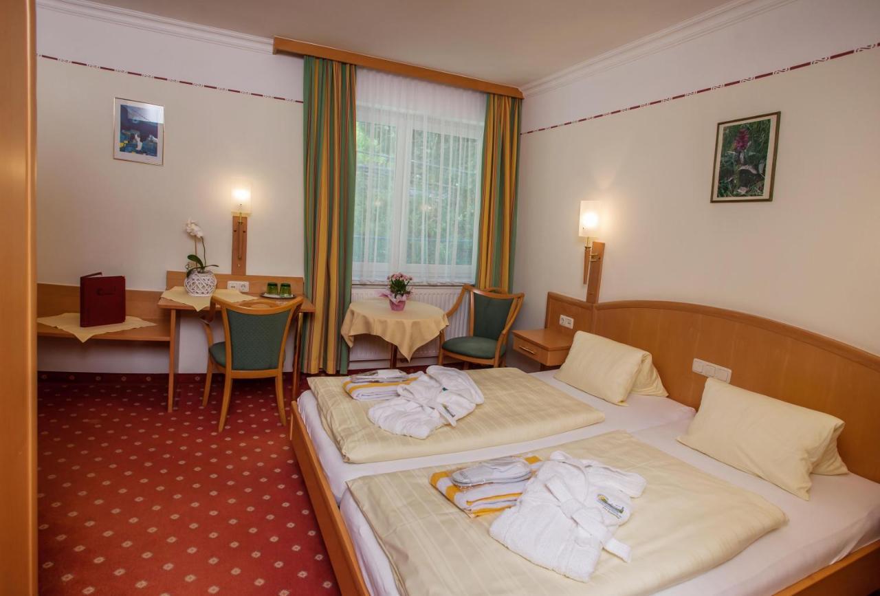 Landhotel Gruenberg Am See グムンデン エクステリア 写真